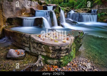 Affenschlucht mit Wasserfall am Fluss Toess, Winterthur, Kanton Zürich, Schweiz Stockfoto