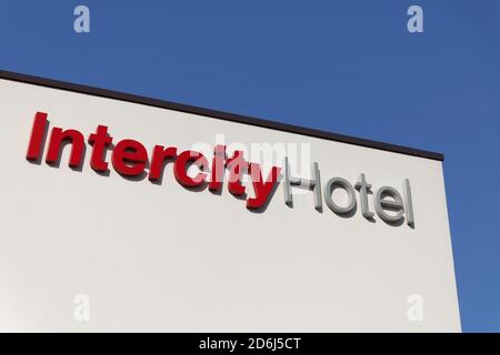 Intercity Hotel, Schriftzug auf Gebäude, Duisburger Hauptbahnhof, Nordrhein-Westfalen, Deutschland Stockfoto