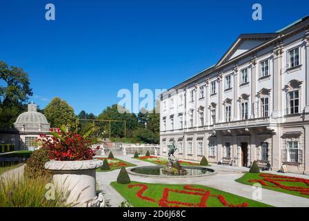 Mirabellgarten, Pegasus-Brunnen mit Schloss Mirabell, Salzburg, Österreich Stockfoto