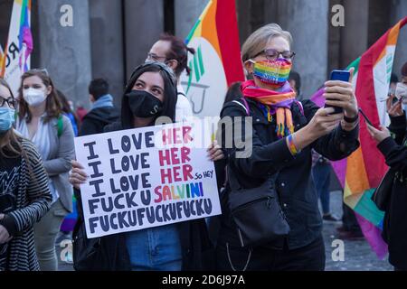 Rom, Italien. Oktober 2020. Demonstration vor dem Pantheon in Rom zur Unterstützung des Dekrets gegen Homotransphobie (Foto: Matteo Nardone/Pacific Press) Quelle: Pacific Press Media Production Corp./Alamy Live News Stockfoto