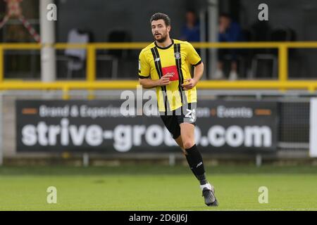 Harrogate, Yorkshire, Großbritannien. Oktober 2020. Connor Hall of Harrogate Town während des Sky Bet League 2 Spiels zwischen Harrogate Town und Barrow in Wetherby Road, Harrogate am Samstag, 17. Oktober 2020. (Kredit: Mark Fletcher, Mi News) Kredit: MI Nachrichten & Sport /Alamy Live Nachrichten Stockfoto