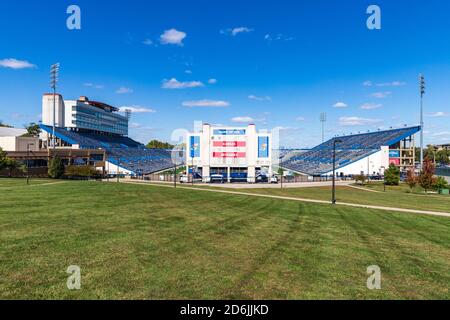 Lawrence, Kansas, USA - 1. Oktober 2020: David Booth das Kansas Memorial Stadium befindet sich auf dem Campus der University of Kansas Stockfoto