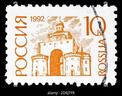 MOSKAU, RUSSLAND - 15. SEPTEMBER 2020: Briefmarke in Russland gedruckt zeigt Golden Gate, Vladimir, 1. Definitive Ausgabe der Russischen Föderation Serie, CI Stockfoto