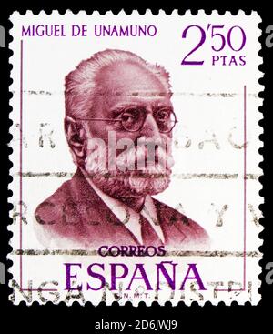 MOSKAU, RUSSLAND - 15. SEPTEMBER 2020: Briefmarke in Spanien zeigt Miguel de Unamuno y Jugo, spanische Schriftstellerserie, um 1970 Stockfoto