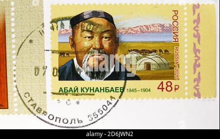 MOSKAU, RUSSLAND - 15. SEPTEMBER 2020: In Russland gedruckte Briefmarke zeigt Abai Kunanbayev, kasachischen Dichter, 175. Geburtstag, um 2020 Stockfoto