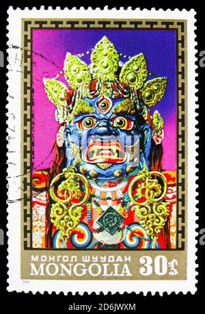 MOSKAU, RUSSLAND - 15. SEPTEMBER 2020: Briefmarke gedruckt in der Mongolei zeigt Tanzmasken, Mongolische Tsam Masken Serie, um 1971 Stockfoto