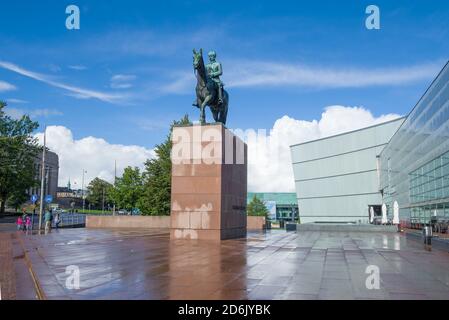 HELSINKI, FINNLAND - 16. SEPTEMBER 2017: Denkmal für Karl Gustav Mannerheim an einem sonnigen Septembertag Stockfoto