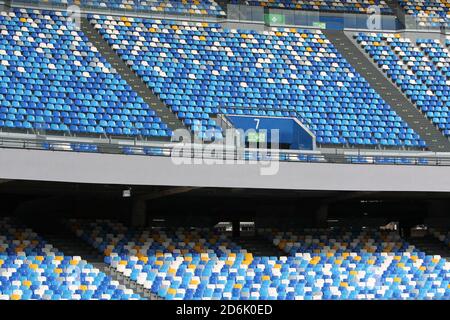 Neapel, Italien. Oktober 2020. Aktion während des Fußballmatches zwischen SSC Napoli und Atalanta BC im Stadio San Paolo in Napoli.Endergebnis Napoli v.a. Atalanta BC 4:1.im Bild ein GV von STADIO SAN PAOLO (Foto von Salvatore Esposito/Pacific Press) Quelle: Pacific Press Media Production Corp./Alamy Live News Stockfoto