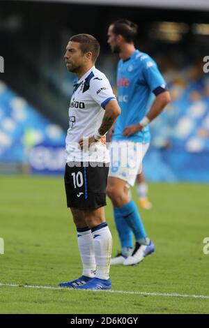 Neapel, Italien. Oktober 2020. Aktion im Fußballspiel zwischen SSC Napoli und Atalanta BC im Stadio San Paolo in Napoli.Endergebnis Napoli v.a. Atalanta BC 4:1.im Bild Alejandro Darío Gómez aka Papu Gómez, MF (MITTELFELDSPIELER) von ATALANTA BC (Foto: Salvatore Esposito/Pacific Press) Quelle: Pacific Press Media Production Corp./Alamy Live News Stockfoto