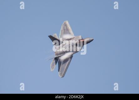 Huston, USA. Oktober 2020. Ein Flugzeug tritt auf der Fort Worth Alliance Air Show in Fort Worth, Texas, USA, am 17. Oktober 2020 auf. Quelle: Tian Dan/Xinhua/Alamy Live News Stockfoto