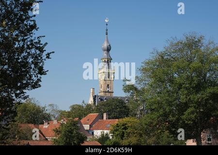 Veere, in der Region Walcheren in der Provinz Zeeland, Niederlande, Turm des gotischen Rathauses. Stockfoto