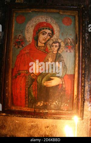 Alte Hodegetria Ikone, die die Theotokos mit dem Kind Jesus darstellt. Stockfoto