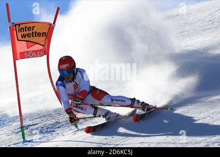 Solden, Österreich. Oktober 2020. SOELDEN, ÖSTERREICH. 18 2020. OKTOBER: 1. Herren-Riesenslalom im Rahmen des Alpinen Ski-Weltcups in Solden am 18. Oktober 2020; Lauf 1, Loic Mellard (Sui) (Foto von Pierre Teyssot/ESPA-Images) Kredit: Europäische Sport Fotoagentur/Alamy Live News Stockfoto