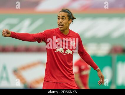 Yussuf POULSEN, RB Leipzig 9 FC AUGSBURG - RB LEIPZIG 0-2 1.Deutsche Fußballliga, Augsburg, 17. Oktober 2020. Saison 2020/2021, Spieltag 04, © Peter Schatz / Alamy Live News - die DFL-VORSCHRIFTEN VERBIETEN DIE VERWENDUNG VON FOTOS als BILDSEQUENZEN und/oder QUASI-VIDEO - Stockfoto