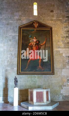 Barga, Italien - 6. Juni 2018: Das Taufbecken der Kathedrale des Heiligen Christophorus (Collegiata di San Cristoforo) Stockfoto