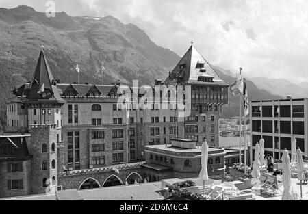 Schweizer Alpen: Das legendäre Badrutt's Palace Hotel in St. Moritz Stockfoto