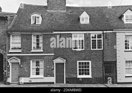 Zwei Reihenhäuser in der Nelson Street in der historischen Gegend von Kings Lynn an der Küste von Norfolk, Großbritannien Stockfoto