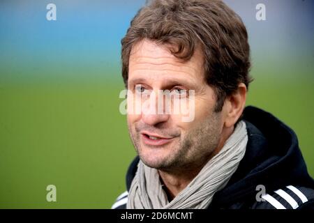 Arsenal-Manager Joe Montemurro wird am Ende des Spiels der FA Women's Super League im Meadow Park, London, interviewt. Stockfoto