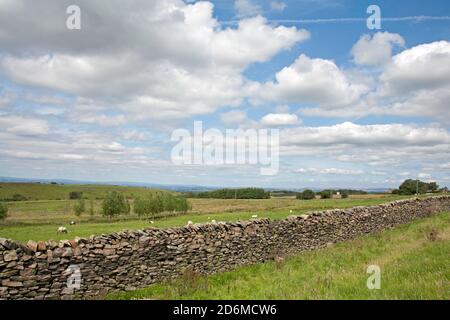 Wolke, die über die Cheshire Plain von der Moorside Lane aus gesehen Lyme Handley in der Nähe von Poynton Cheshire England Stockfoto