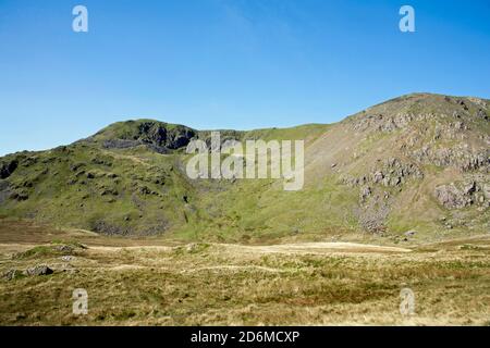 Buck Pike Brown Pike Blind Tarn Screes Blind Tarn Quarry Blick vom Cove Valley zwischen Old man of Coniston Und Dow Crag Lake District Cumbria Stockfoto