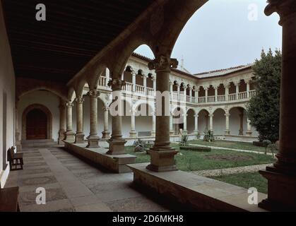 CLAUSTRO. ORT: CONVENTO DE LAS DUEÑAS. SALAMANCA. SPANIEN. Stockfoto