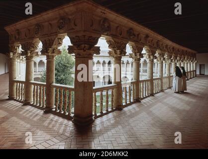 CLAUSTRO - GALERIA ALTA. ORT: CONVENTO DE LAS DUEÑAS. SALAMANCA. SPANIEN. Stockfoto