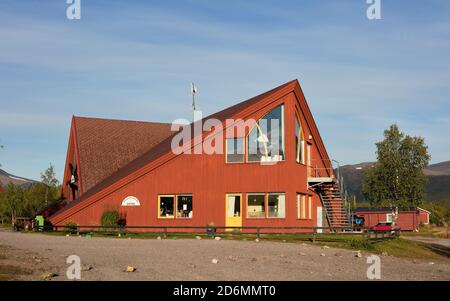 Nikkaluokta fjällstation (Bergstation) in Nikkaluokta, in der Nähe des Kebnekaise-Gebirges, Norrbotten, Schweden Stockfoto