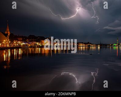 Donner über Flensburg Stockfoto