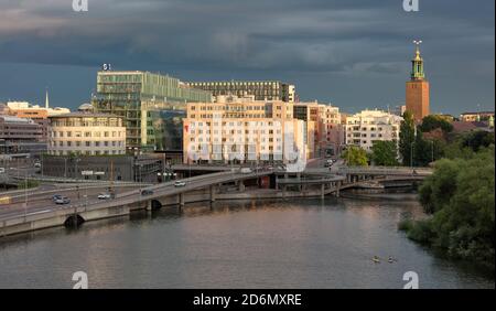 Abendansicht auf Norrmalm, Stockholm, von Barnhusbron Stockfoto