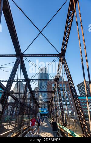 Old Northern Ave Bridge, historisches Wahrzeichen, Boston, Massachusetts, USA Stockfoto