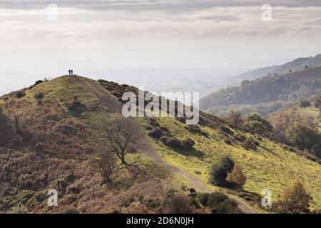 Ein Blick vom Summer Hill auf den Malvern Hills nach Süden in Richtung British Camp Hill Fort. Stockfoto