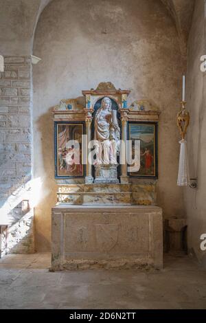 Baume-Les-Messieurs, Frankreich - 09 01 2020: Blick ins Kloster Baume Stockfoto