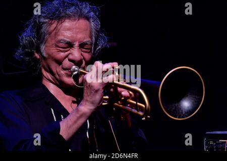 Tokio, Tokio, Japan. April 2015. Toshinori Kondo Free Jazz Trompeter.Auftritt im Pit Inn 50. Jahrestag stirbt, Kredit: Rory Merry/ZUMA Wire/Alamy Live News Stockfoto