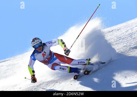 Solden, Österreich. Oktober 2020. SOELDEN, ÖSTERREICH. 18 2020. OKTOBER: 1. Herren-Riesenslalom im Rahmen des Alpinen Ski-Weltcups in Solden am 18. Oktober 2020; Lauf 1, Marco Odermatt (SUI) (Foto: Pierre Teyssot/ESPA-Images) Kredit: Europäische Sport Fotoagentur/Alamy Live News Stockfoto