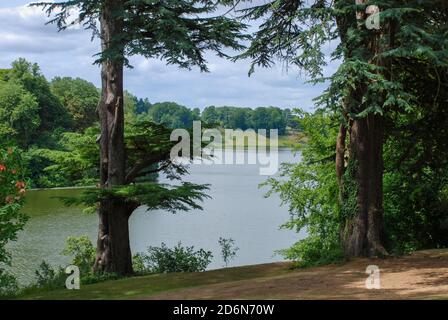 Der See auf dem Gelände des Blenheim Palace in der Nähe von Woodstock, Großbritannien Stockfoto