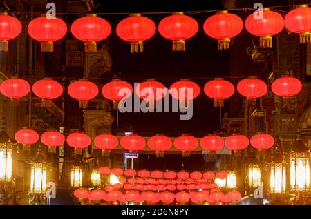 Papierlaternen glühen in Chinatown San Francisco Stockfoto