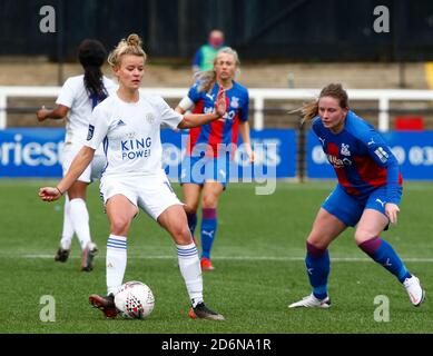 Bromley, Großbritannien. Oktober 2019. BROMLEY, VEREINIGTES KÖNIGREICH OKTOBER 18 :Esmee de Graaf von Leicester City Frau während FA Women's Championship zwischen Crystal Palace Frauen und Leicester City Frauen im Hayes Lane Stadium, Bromley, Großbritannien am 18. Oktober 2020 Credit: Action Foto Sport/Alamy Live News Stockfoto