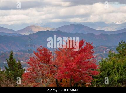 Takayama/Japan - 18. November 2019: Blick auf die Berge im November. Stockfoto
