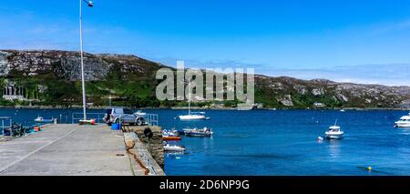 Der Pier und Hafen im Dorf Crookhaven, County Cork, Irland. Stockfoto