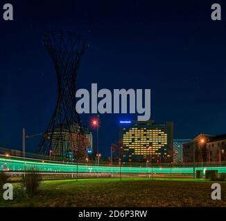 Herzförmige Lichtfenster des Grand Westin Hotels in München. Deutschland am 14. april 2020 symbolisiert großen Dank an alle helfenden Hände Stockfoto