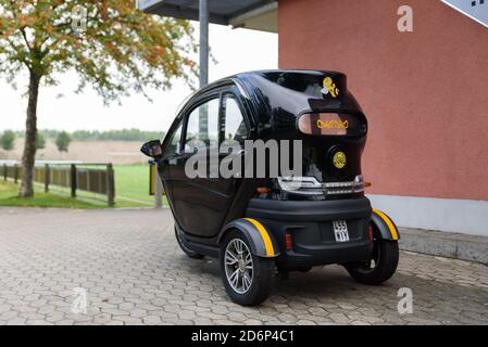 Weinberg, Deutschland. Oktober 2020. Weinbergs Clubfahrzeug vor dem Frauenregionalliga-Spiel zwischen SV Weinberg und FFC Wacker München. Sven Beyrich/SPP Kredit: SPP Sport Pressefoto. /Alamy Live Nachrichten Stockfoto