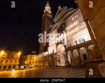 Cremona (Italien), Piazza del Duomo bei Nacht Stockfoto