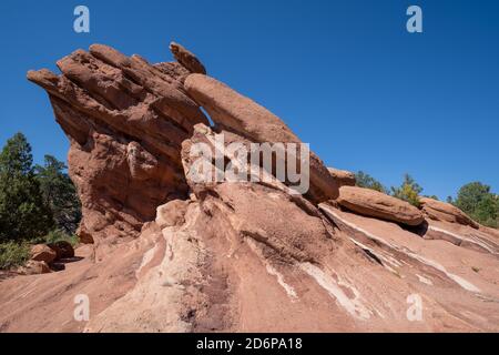 Große rote Felssandsteinformationen im Garten der Götter Park in Colorado Springs USA Stockfoto