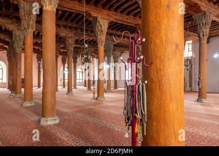 Innenraum der Großen Moschee von Afyonkarahisar Ulu Cami. Stockfoto