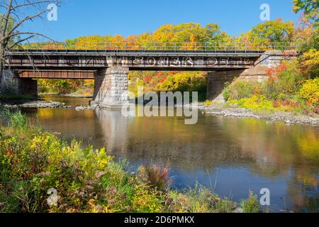 Ile Perrot Eisenbahnbrücke. Stockfoto