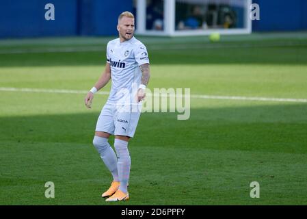 Villareal, Spanien. Oktober 2020. Uros Racic von Valencia in Aktion während des spanischen La Liga-Spiels zwischen Villareal und Valencia im Ceramica Stadium. (Endnote: Villareal 2:1 Valencia) Credit: SOPA Images Limited/Alamy Live News Stockfoto