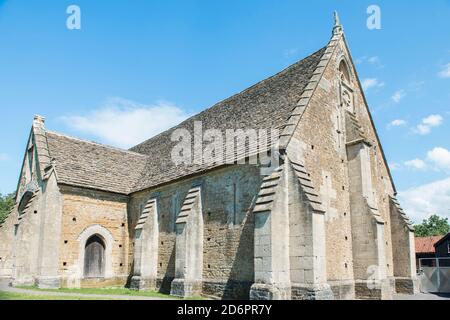 Old Tithe Stone Barn, Glastonbury, England. Somerset Rural Life Museum. Auch bekannt als die Abby Barn. Mittelalterliche Architektur. 14th Jahrhundert. Stockfoto