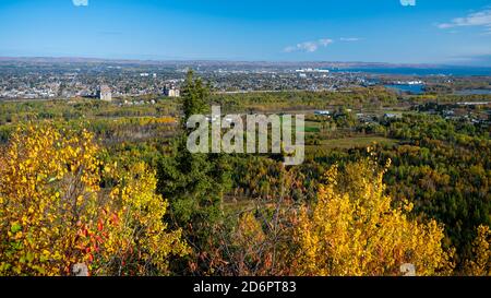 Der Mount McKay Aussichtspunkt über Thunder Bay, Ontario, Kanada. Stockfoto