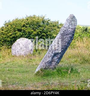 Der zentrale schiefe Stein des Boscawen-un Steinkreises, eine spätneolithische-frühe Bronzezeit (ca. 2500-1500 v. Chr.) Denkmal, West Cornwall, England, Stockfoto