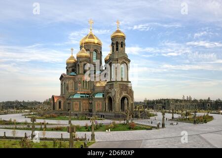 = Übersicht Hauptkathedrale der russischen Streitkräfte = Blick von der Aussichtsplattform auf die Kathedrale der Auferstehung Christi, die Hauptkathedrale Stockfoto